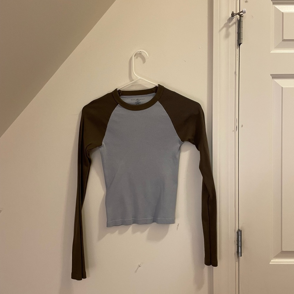 BNWOT Brandy Melville light blue/brown Bella baseball style long sleeve top!